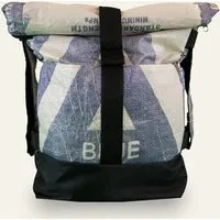 Nyuzi Blackwhite Nyuzi Blackwhite Upcycling 2 in1 Tasche L - Umhängetasche | Rucksack | Rollrucksack, Blau traingle, – Produktbild 1 von 1
