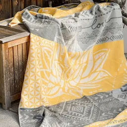 The Spirit of OM The Spirit of OM Flauschige Plaid-Decke Lotus – Produktbild 1 von 1