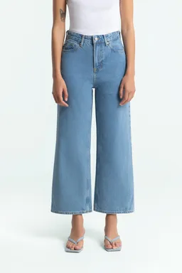 Kings Of Indigo Kings of Indigo Damen vegan Cropped Jeans Elisabeth Clean Holo Mid Vintage Blau – Produktbild 1 von 1
