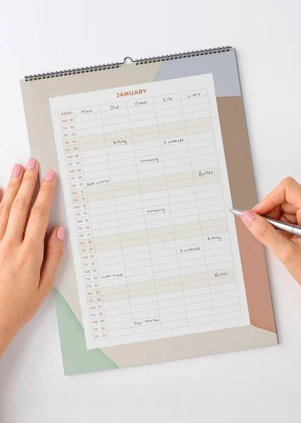 Photocircle Photocircle Familienplaner 2027 – Abstrakte Formen Wandkalender / 5-Spalten-Terminkalender & Organizer – Produktbild 2 von 4