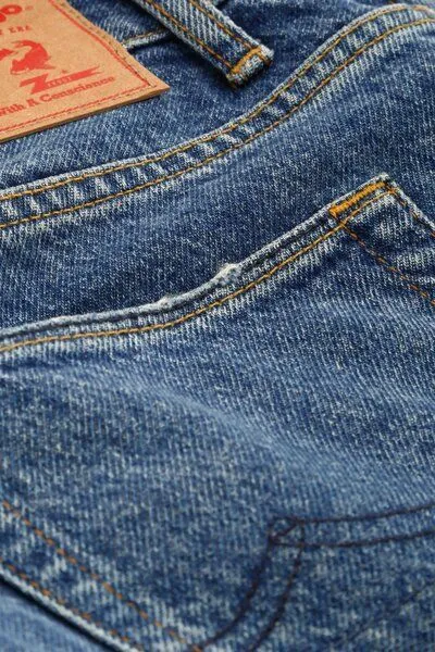 Kings Of Indigo Kings Of Indigo Straight-Fit Jeans aus 100% recycelter Baumwolle - Kong - Eco Recycled Blue Used, Blau, – Produktbild 3 von 4