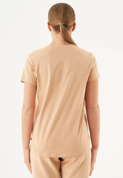 ORGANICATION ORGANICATION ESSENTIALS-TUBA- Basic T-Shirt aus Bio-Baumwolle mit V-Ausschnitt, Beige, – Produktbild 4 von 4