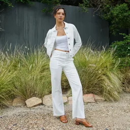 DAWN DEW Flared Soft Denim - Worker - White Denim - Off White / 30 / 32 – Produktbild 1 von 1
