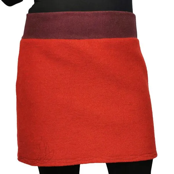 liebewicht Rock Wollrock kurz Wollwalk bio Unikat mit Stickerei liebewicht, Rot, – Produktbild 5 von 7