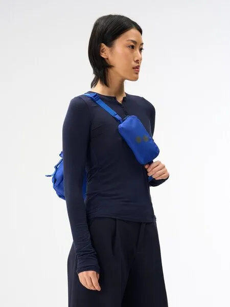 PINQPONQ PINQPONQ Crossbody-Bag Aksel, Ultimate blue, – Produktbild 4 von 5