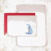 Bow & Hummingbird Bow & Hummingbird Grußkarte Fuchs im Schnee, Roter umschlag, – Produktbild 1 von 1