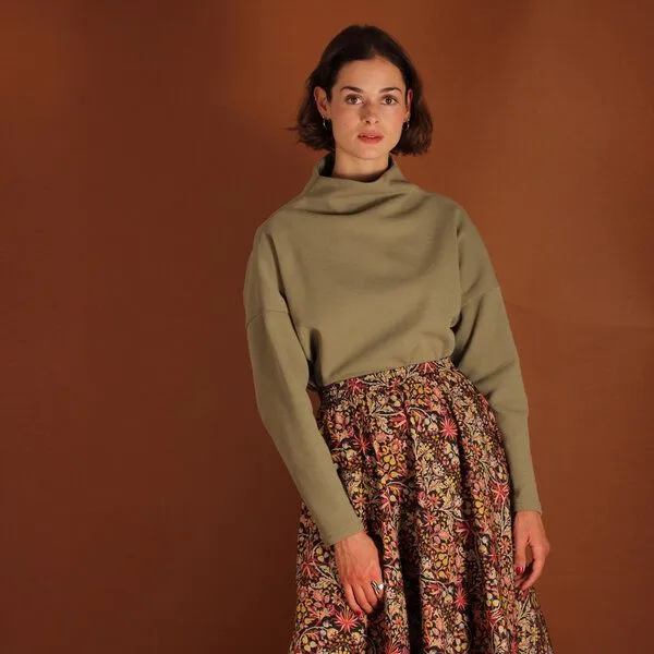 ManduTrap ManduTrap Stehkragen Pullover Dori in olive, sand, grau meliert, Biobaumwolle, Grün, – Produktbild 5 von 7