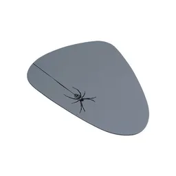 HANDGEDRUCKT HANDGEDRUCKT "Spinne" Mousepad aus Recyclingleder Tropfenform – Produktbild 1 von 1