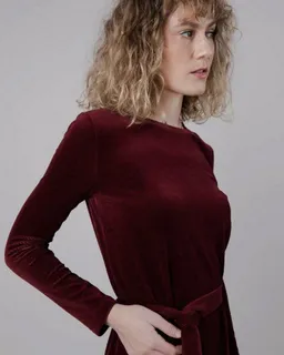Brava Fabrics Brava Fabrics Velvet Belted Dress Prune – Produktbild 1 von 1