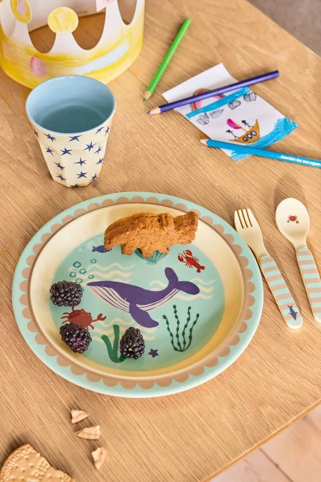 RICE RICE Kunststoffteller Rice Melamin Kinderteller Rund - Blue Ocean Print Ø 22cm, Bunt, – Produktbild 2 von 2