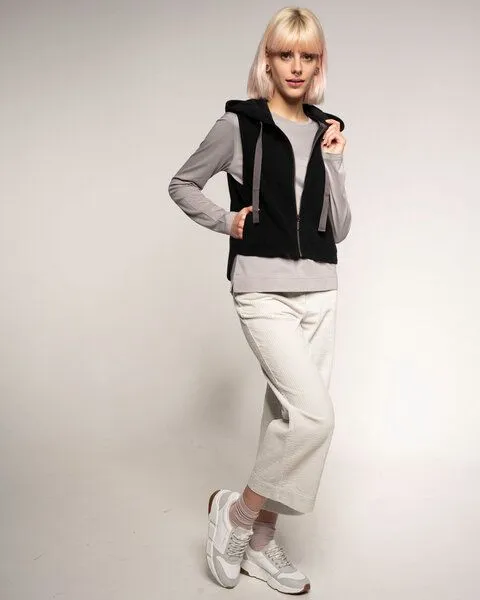Alma & Lovis Alma & Lovis Weste aus flauschigem Bio-Baumwoll-Fleece | Teddy Vest, Raven (schwarz), – Produktbild 2 von 4