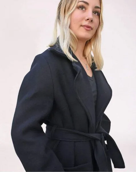 Aatise Aatise Langer Wintermantel Zhara made in France upcycling Wolle Farbe Marine, Schwarz, – Produktbild 2 von 4