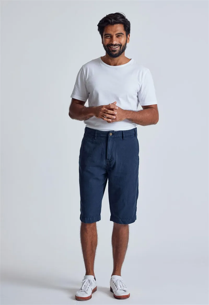 Flax and Loom Leinen Chino Shorts Modell: Bird, Navy, – Produktbild 1 von 2