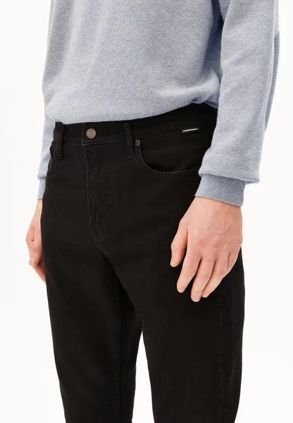 ARMEDANGELS ARMEDANGELS AARJO TARPA Herren Tapered Fit Jeans, Rinse black, – Produktbild 2 von 3