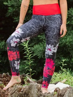 nice to meet me nice to meet me Essential Legging Print – Leggings aus recyceltem Polyester – Produktbild 1 von 1
