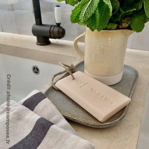 Aqui d'Aïa Aqui d'Aïa Mandelseife am Seil – Produktbild 3 von 3
