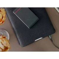 GOOD WILHELM GOOD WILHELM Macbook Pro / Air Hülle Leder HENRY, Schwarz, – Produktbild 1 von 1