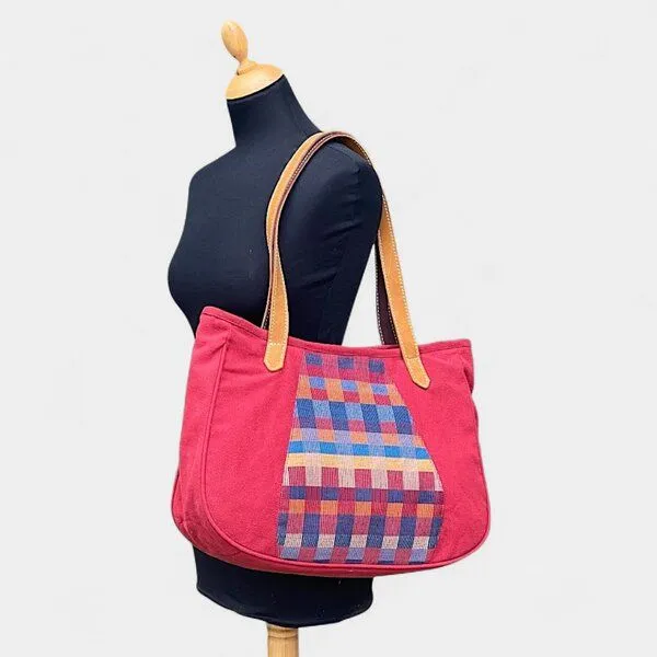 Dragolina Dragolina Schultertasche/ Shopper Bente mit Webstoff der Pwo Karen, Terracotta, – Produktbild 2 von 3