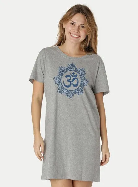 Peaces.bio - handbedruckte Biomode Peaces.bio - handbedruckte Biomode Longshirt Classic Om Damen, Hellgrau, – Produktbild 2 von 3