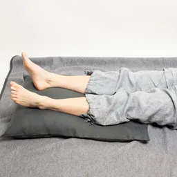 nahtur-design nahtur-design Venen-Entspannungskissen / Rückenstützkissen 60x80 cm mit Leinenbezug – Produktbild 1 von 1