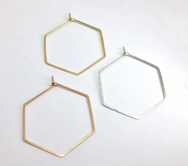 BELLYBIRD Jewellery BELLYBIRD Jewellery CREOLEN - Hexagon, gehämmert, S/M/L, Silber, – Produktbild 3 von 4