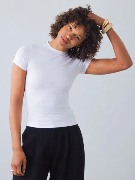 Honest Basics Honest Basics Damen Slim Fit T-Shirt aus Bio- und recycelter Baumwolle, White, – Produktbild 2 von 4