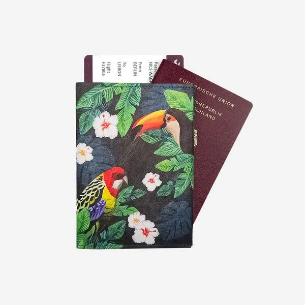 paprcuts paprcuts RFID Reisepasscover, Tucano & parrot (grün), – Produktbild 1 von 4