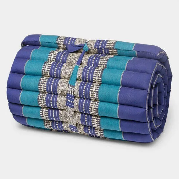 Der Lindwurm Der Lindwurm Thai Yogamatte zum Aufrollen mit Kapokfüllung, Hellblau/blau, – Produktbild 1 von 2