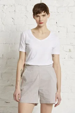 Wunderwerk Wunderwerk Damen T-Shirt, V-Auschnitt, aus Biobaumwolle und Modal "Metro v-neck tee" – Produktbild 1 von 1