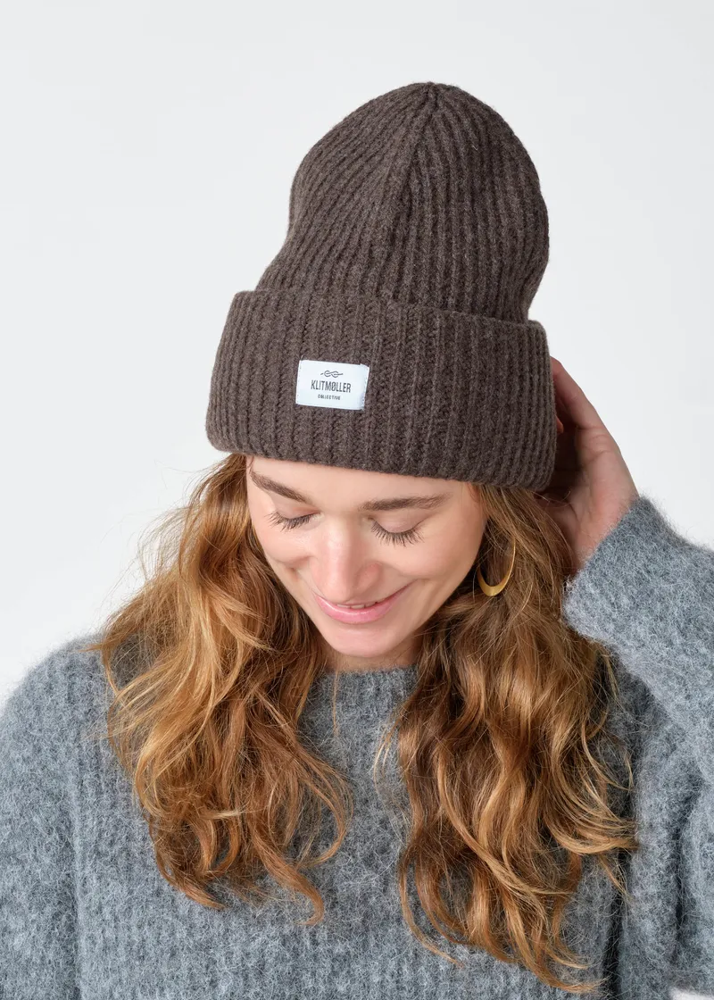 Klitmøller Wide Rib Beanie aus Merinowolle, Taupe, – Produktbild 1 von 2