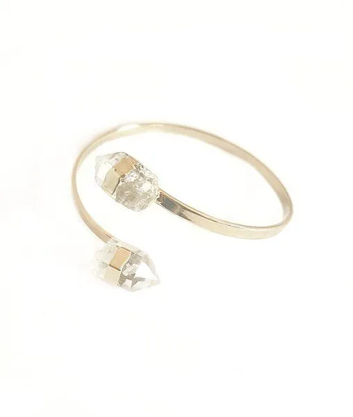 Crystal and Sage Bergkristall Armreif von Crystal and Sage – Produktbild 2 von 3