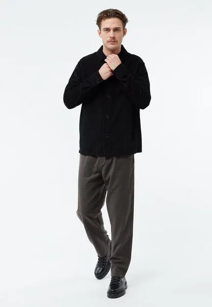Givn Berlin Givn Berlin Overshirt GBCURT aus Bio-Baumwollcord, Black, – Produktbild 3 von 4