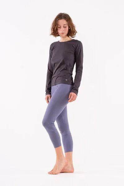 YOIQI YOIQI Einfarbiges Langarmshirt aus biologischer Baumwolle, Schiefer (grau-braun), – Produktbild 1 von 2