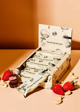 KoRo Bio Nut Butter Cups Cashew-Strawberry 12 x 3 x 13 g – Produktbild 1 von 1