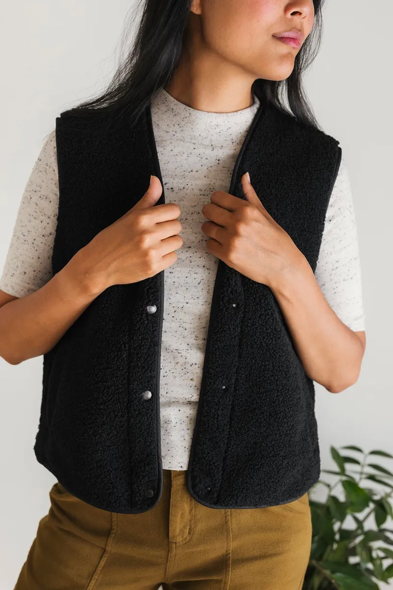 TWOTHIRDS TWOTHIRDS Damen vegan Bodywarmer Henderson Schwarz, Schwarz, – Produktbild 1 von 2