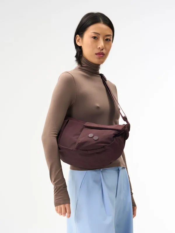 PINQPONQ pinqponq Damen vegan Tasche Cross Body Krumm Medium Crinkle Mahagoni, Braun, – Produktbild 1 von 2