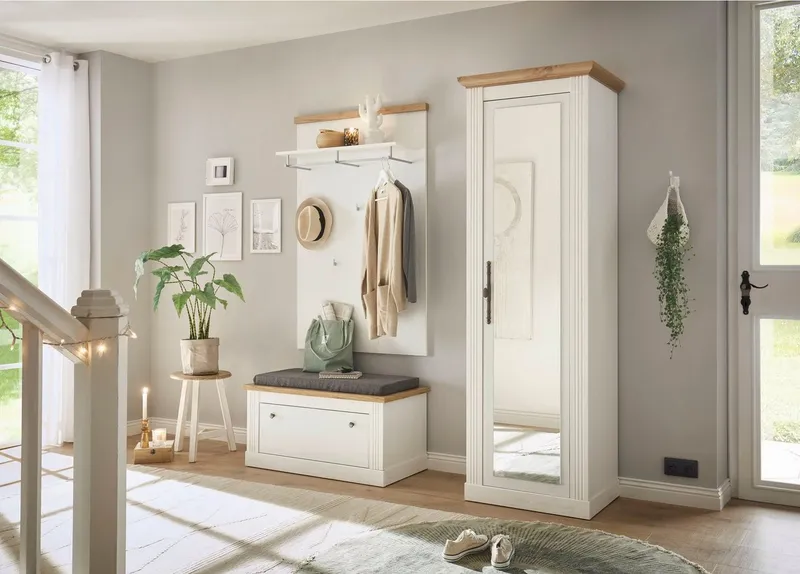 OTTO home Garderoben-Set Westminster, Garderobe im Landhausstil, Komplettset mit viel Stauraum, (3-St), enthält Schuhbank +Sitzkissen, Paneel & Garderobenschrank, Weiß, – Produktbild 3 von 5