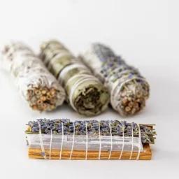 Divasya Divasya Starter- Kit "Räucherrituale" mit vier verschiedenen Räucherbündeln – Produktbild 1 von 1