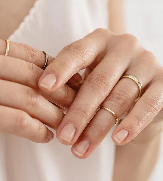 Maren Jewellery Maren Jewellery The Essential Ring 18 Karat Gold – Produktbild 4 von 4