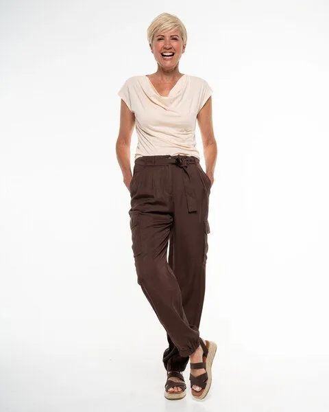 Alma & Lovis Alma & Lovis Shirt mit Wasserfall-Ausschnitt, aus Bio-Baumwolle | Short Cascade, Blush (rose-natur), – Produktbild 2 von 4