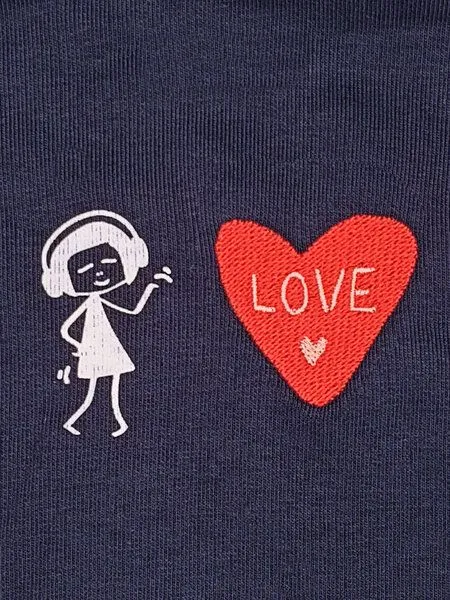 FellHerz FellHerz Damen Stick Hoodie Love navy aus 85% Biobaumwolle und 15% recyceltem Polyester – Produktbild 3 von 4