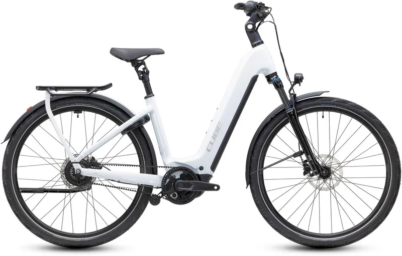 We Cycle Cube Kathmandu Hybrid Deluxe Pro 800 Easy Entry 28' ' E-Bike Trekking Pedelec metallicwhite/chrome 2027 50 cm (169-176 cm) | E-Bikes – Produktbild 1 von 1