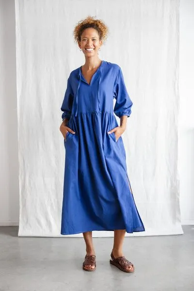 Jyoti - Fair Works Jyoti - Fair Works Bio-Baumwoll Kleid Paudali, Kobalt, – Produktbild 1 von 4