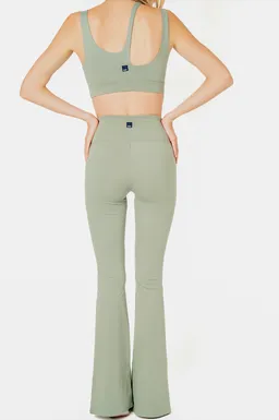 SEAAV SEAAV Damen vegan Leggings Ausgeschnitten Bootcut Dusty Sage Green – Produktbild 1 von 1