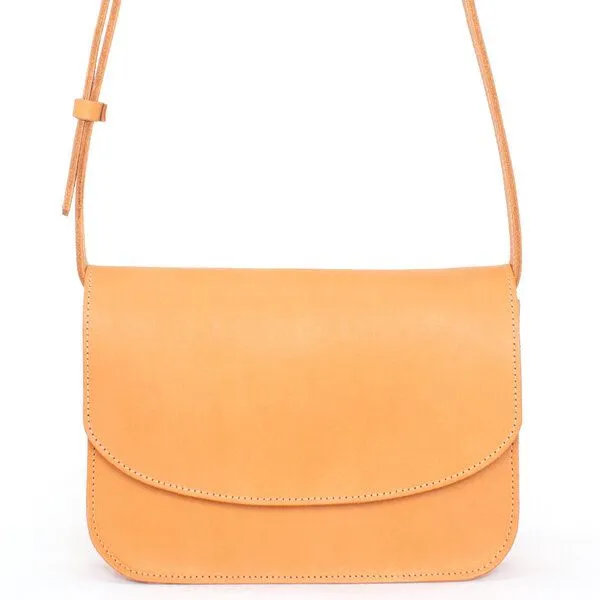 Marin et Marine Marin et Marine Nuage Bag Satteltasche aus fairem Leder, Natural, – Produktbild 1 von 4