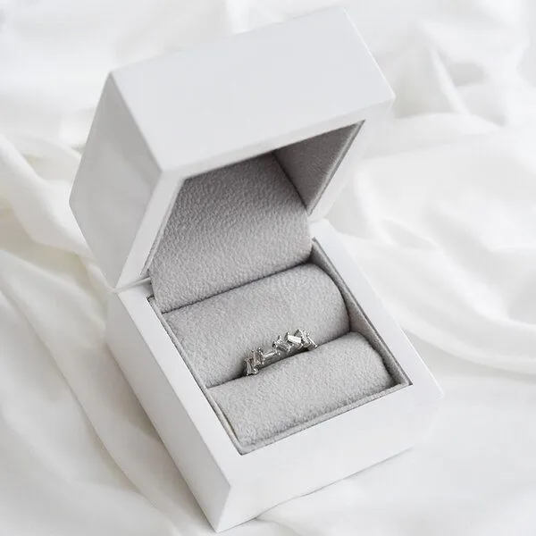 Eppi Eppi Minimalistischer Ring mit Lab Grown Diamanten Egino, Weiss, – Produktbild 4 von 4