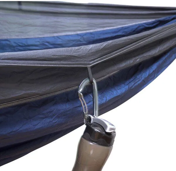 Hideaway Outfitters Hideaway Outfitters Doppel Reisehängematte aus atmungsaktiver Fallschirmseide inklusive Baumgurte und Karabiner, Blau-grau, – Produktbild 1 von 4