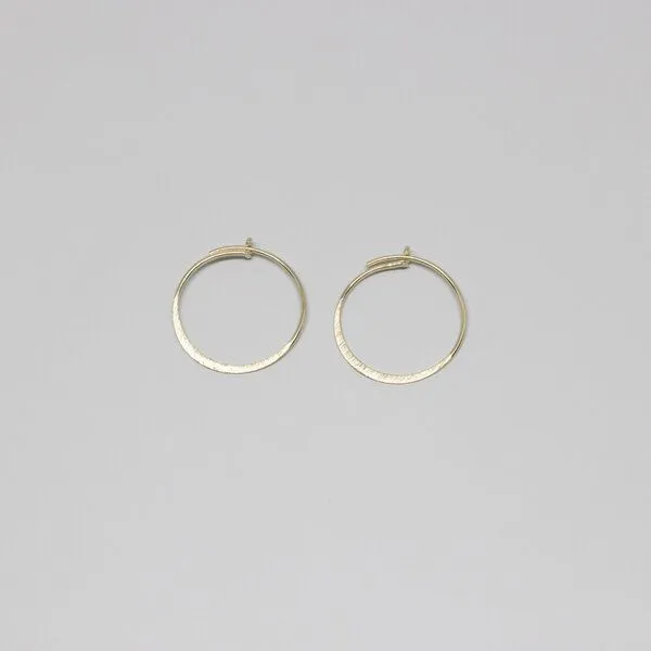 fejn jewelry fejn jewelry Creole flat satin hoop, Gold, – Produktbild 2 von 3