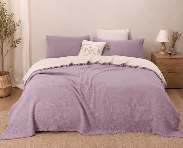 Sandiik Sandiik Musselin Wohndecke Double Face in softem Lila & Beige – Produktbild 2 von 4
