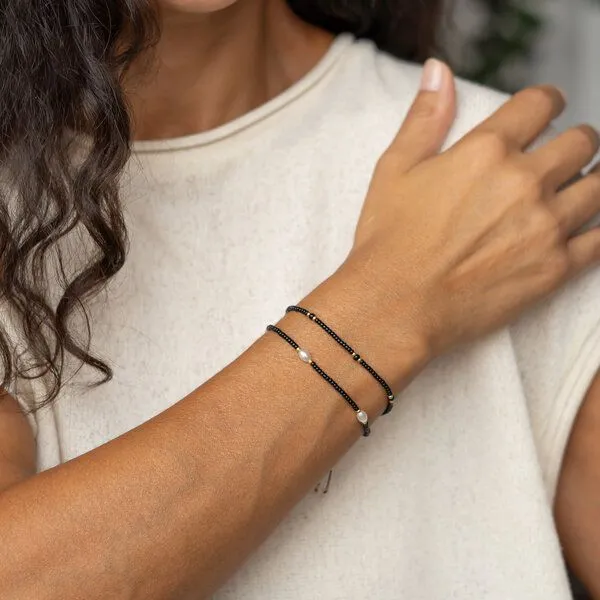 juni juni Schwarzes Perlenarmband Lola - optional als Set – Produktbild 1 von 3